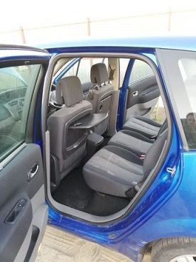 dezmembram renault scenic 2 usa dreapta fata/usa dreapta spate