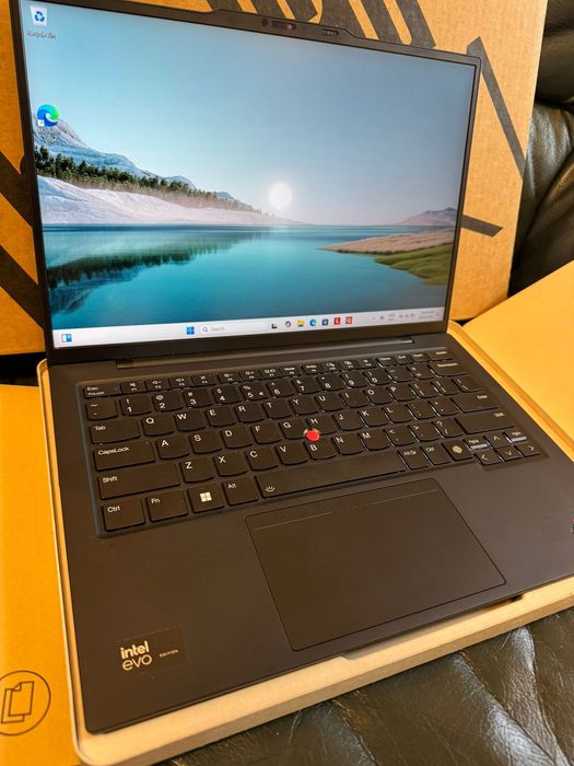 Laptop ultra slim Lenovo X1 Carbon Gen12 Intel Ultra7 32GB, 1TB,ca nou