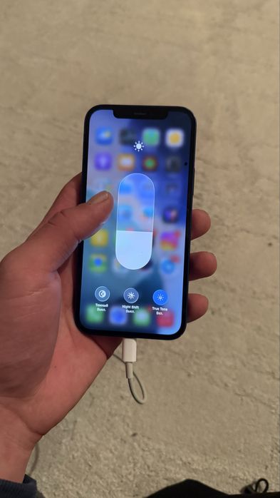 IPhone 12 128гб емкость 77