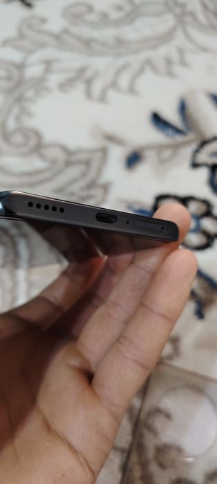 Honor x9c sotiladi hotrasi  8.256gb holati yangi.