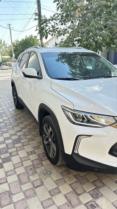 tracker 2 2024 premier