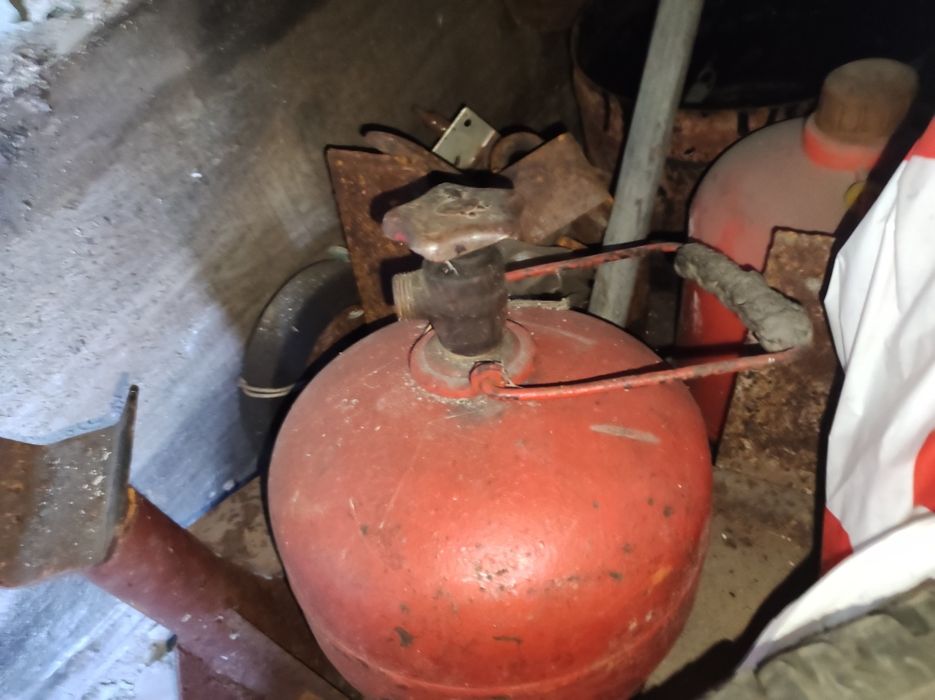 Продам  газовые баллоны