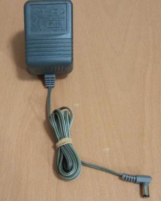 Vând 2 Alimentatoare PANASONIC