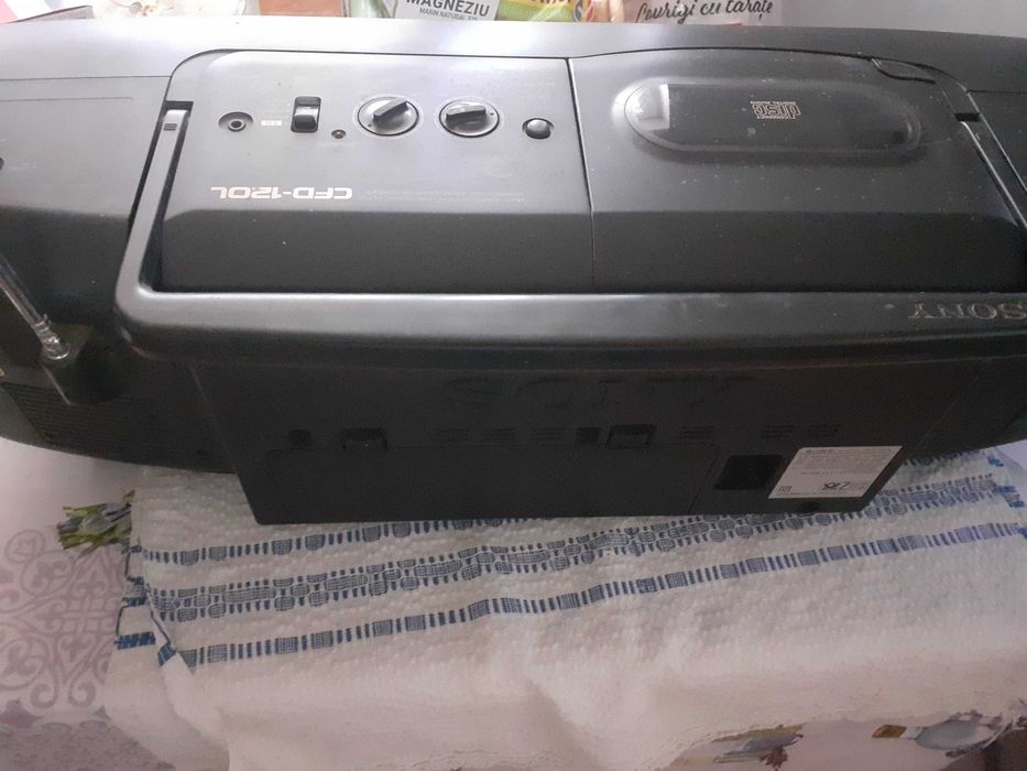 De vinzare radio casetofon cu cd sony cfd -120 l