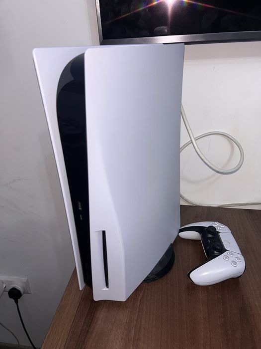 PS5 cu un controller