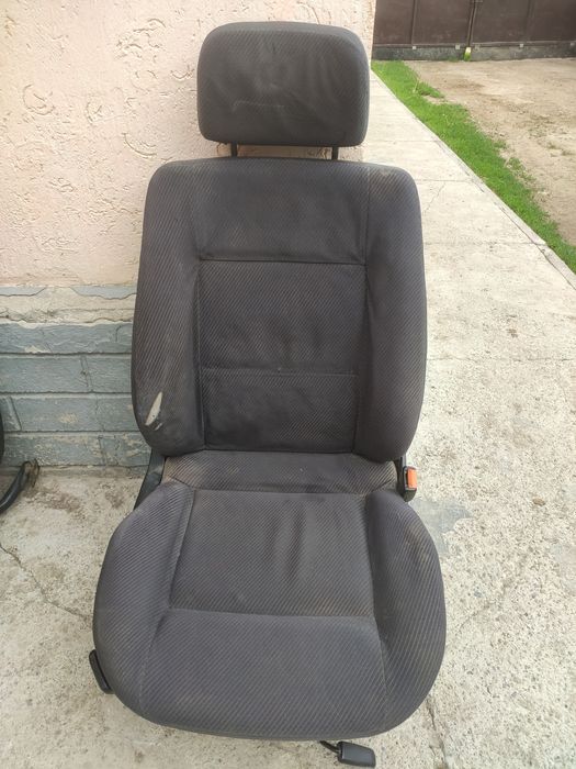 Пассажирское сиденье на Ауди Б4