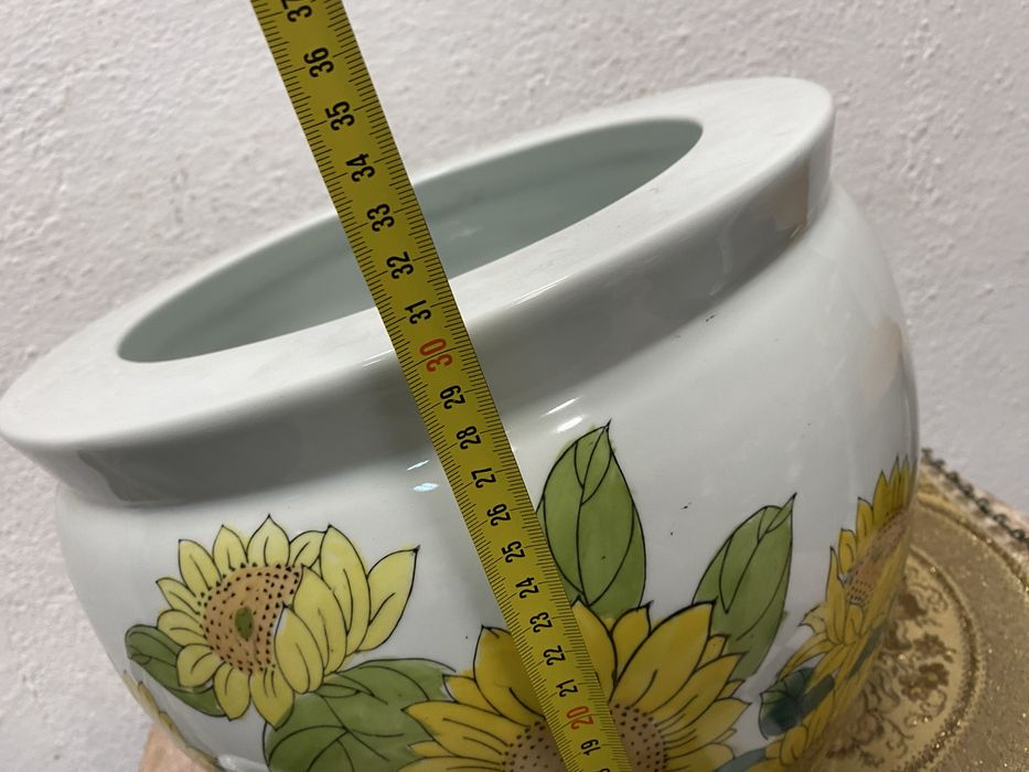 Огромна порцеланова кашпа