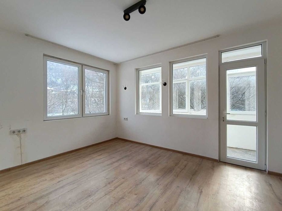 Тристаен апартамент в кв. Асенов