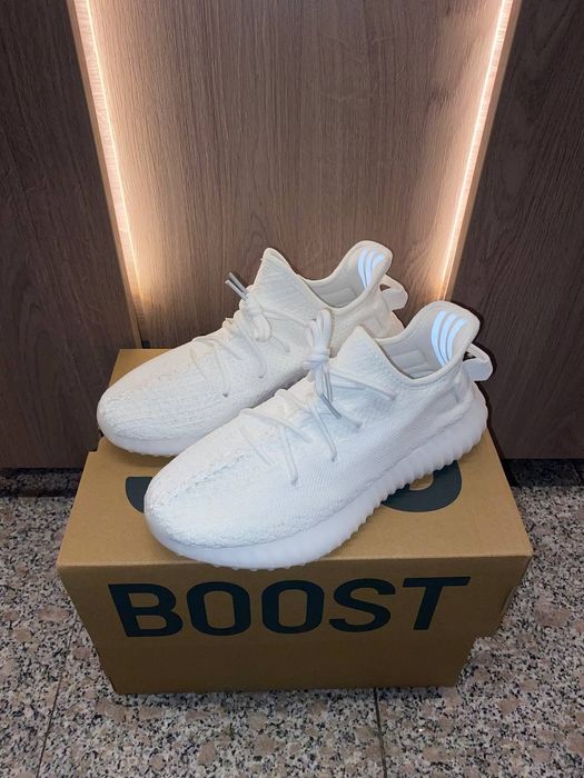 Yeezy Boost 350v2 Triple White