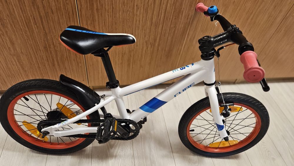 Vând bicicletă Cube Race 160 - roți 16 inch