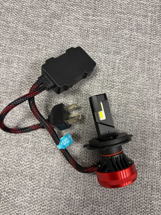 LED крушка H4 F5 подходяща за мотор