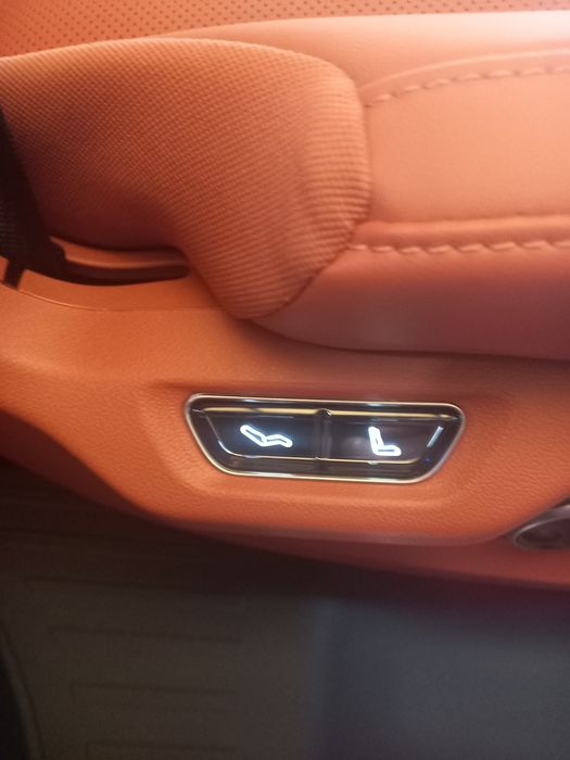 Aito m7 2025 yil  1300 km restayling