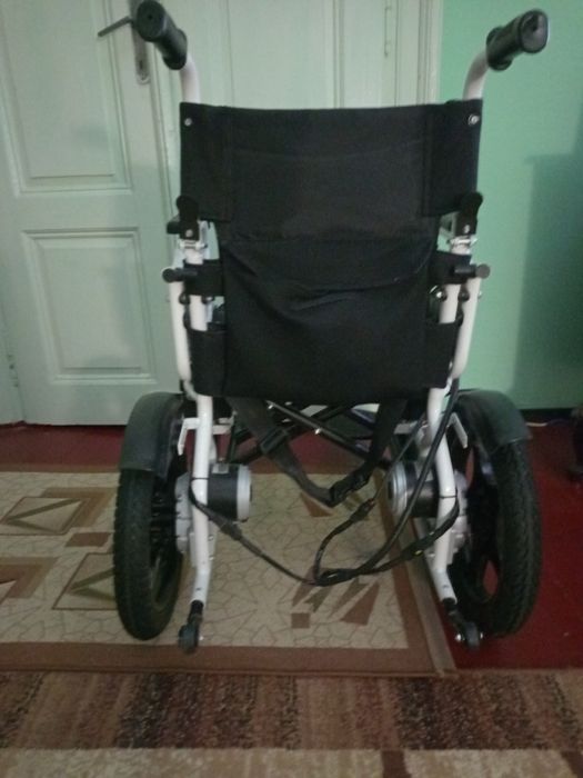 Cărucior/scaun/fotoliu electric pliabil