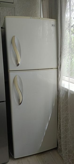 Продам холодильник LG