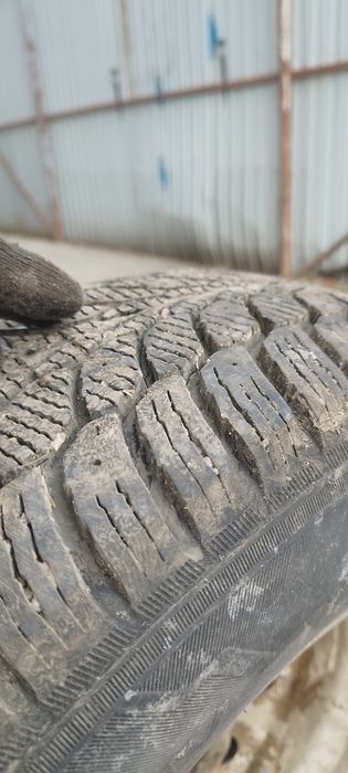 Продам комплект зимней резины на УАЗ