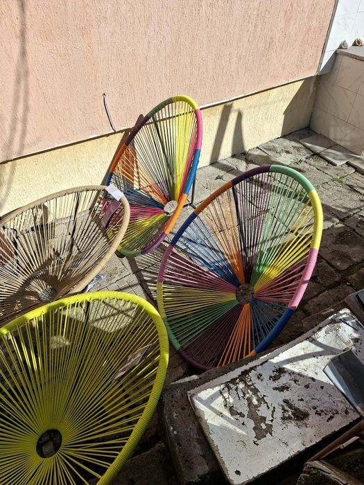 Здравейте продавам чисто нови градински столове по 15 евро брой без ко