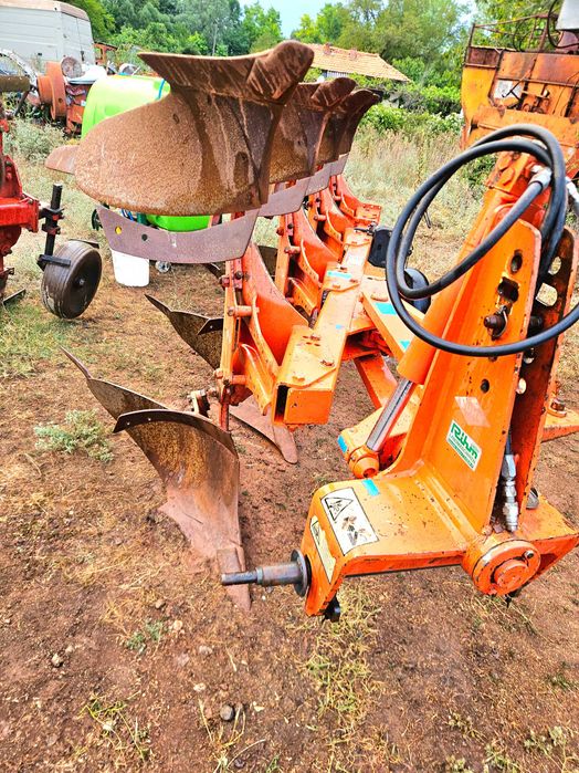 Плуг Kuhn Vari-Master 110