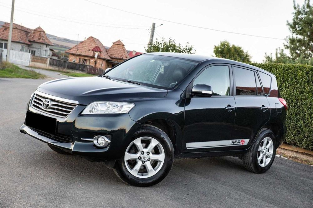 Toyota RAV4 2.2 D-4D 150 CP 4x4 manuală 2012, înmatriculată RO