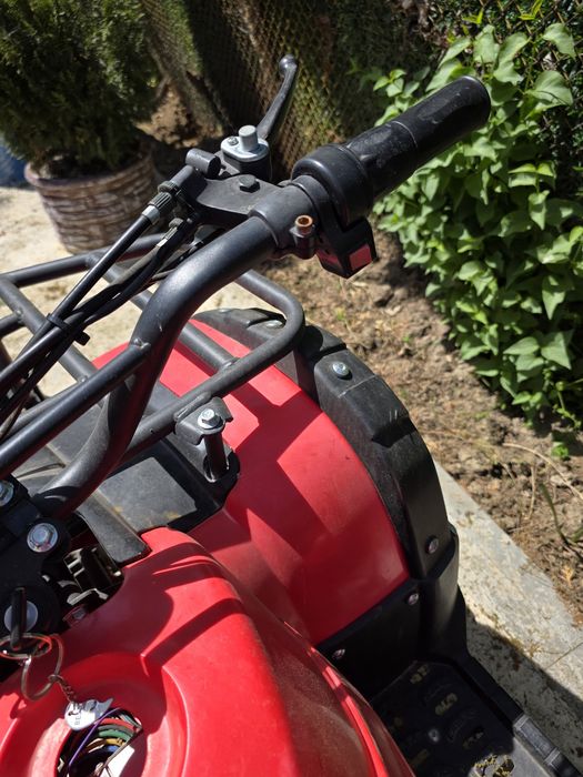 Продавам детско електрическо атв