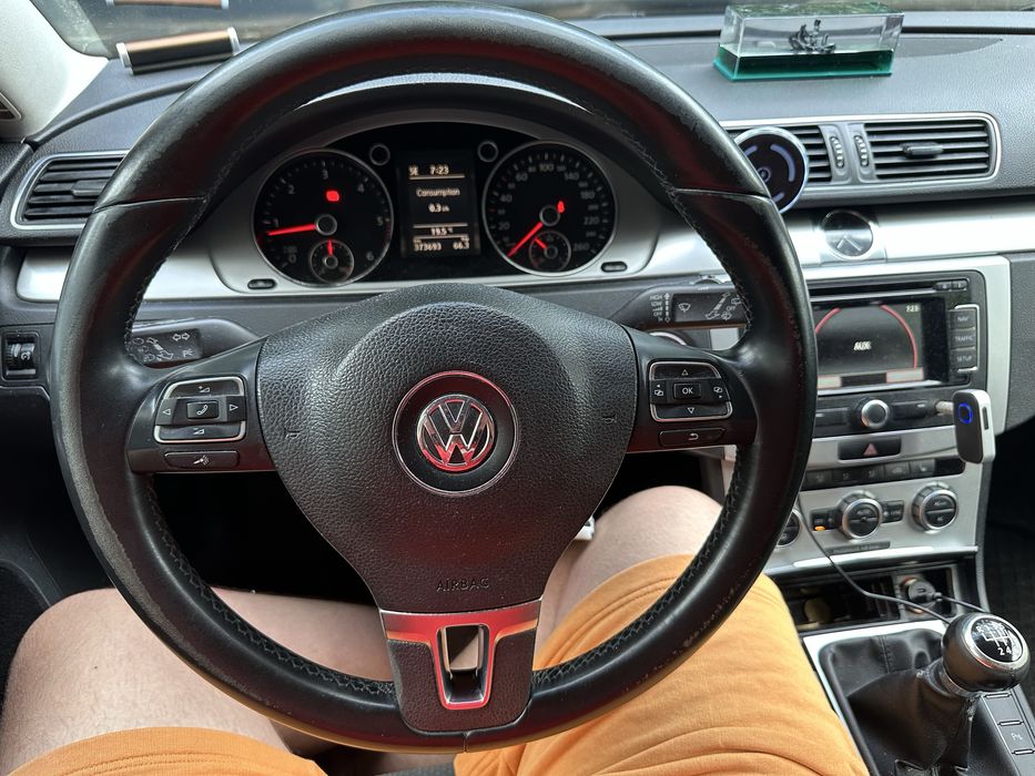 VOLKSWAGEN Passat 2012 — imagine 4