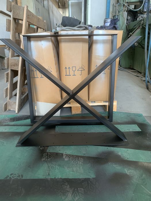 Метални крака за маса