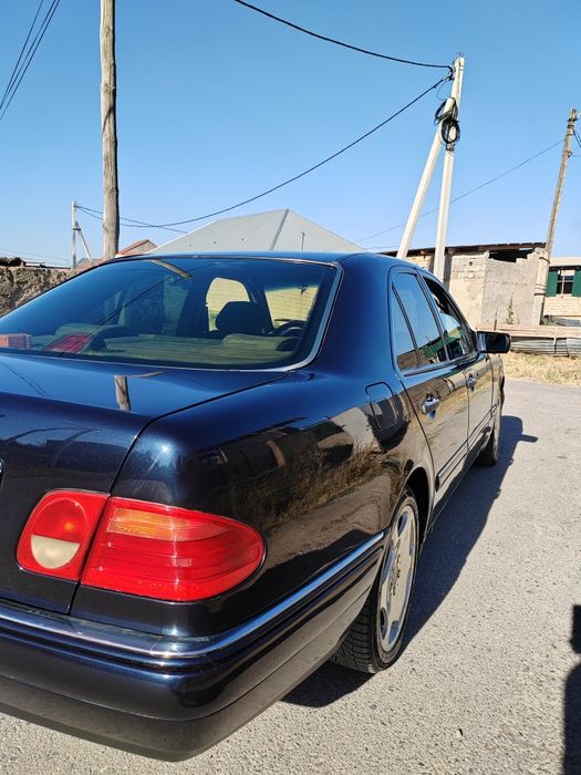 Мерседес Бенз Е320