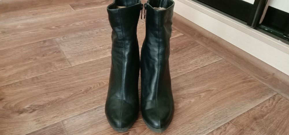 Продам сапожки ботиночки!