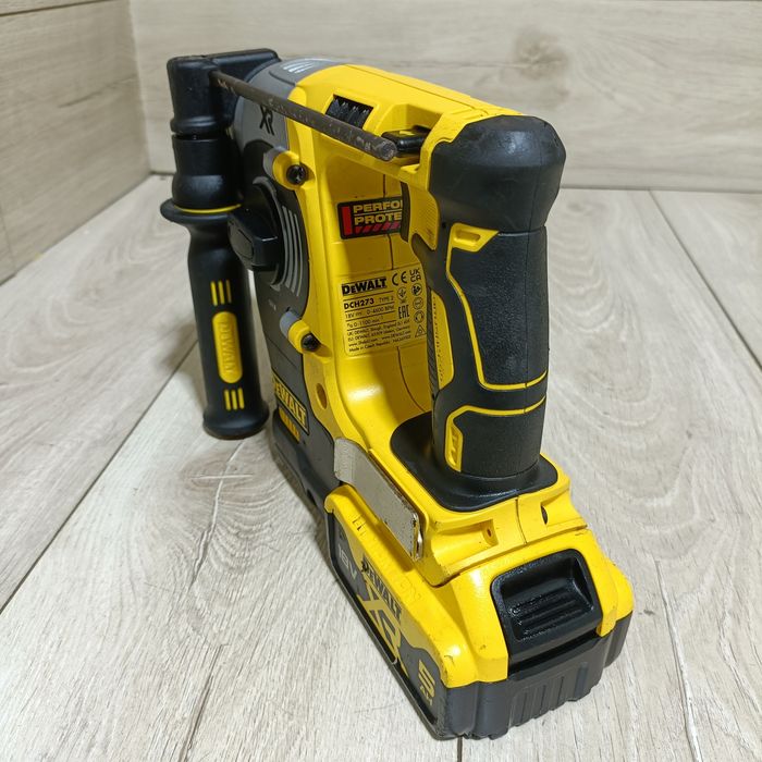 Rotopercutor SDS plus DeWalt DCH 273 impecabil