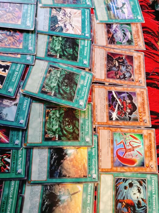 Lot 71 cărți Yu-Gi-Oh! originale  Italiana | Rare, Super Rare, Starfoil + Foil Special