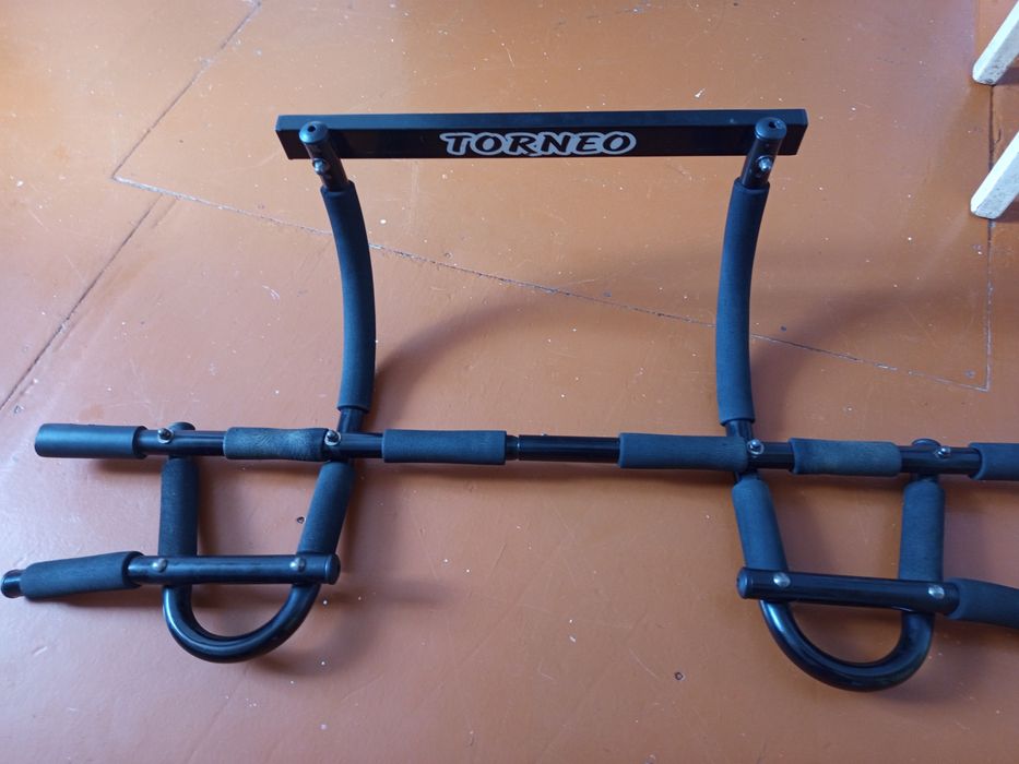 Турник настенный продам