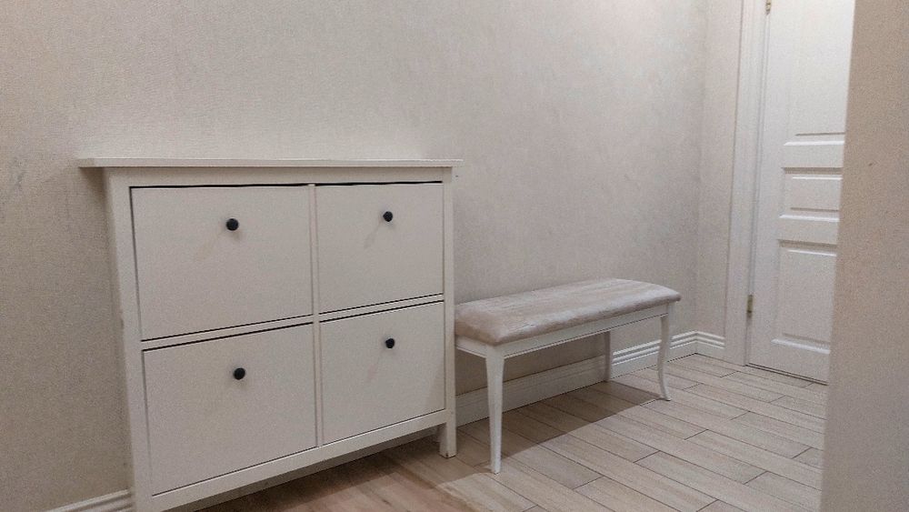 Продам обувницу ikea