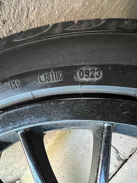 Set jenti cu anvelope de vara