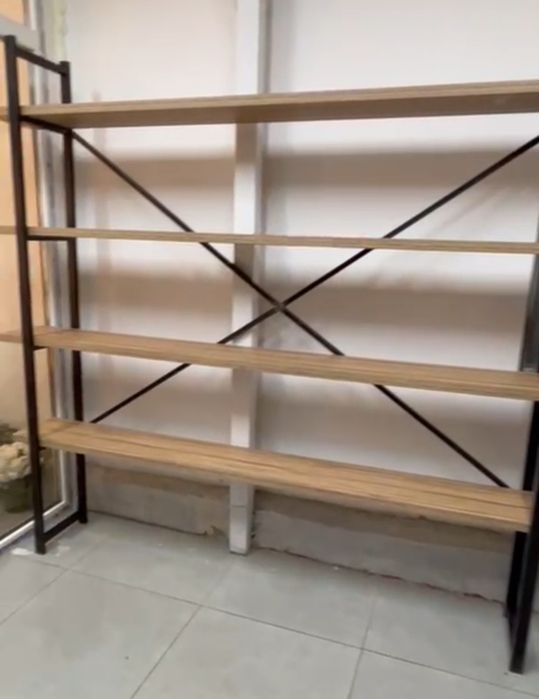 Стелажи срочно  продам