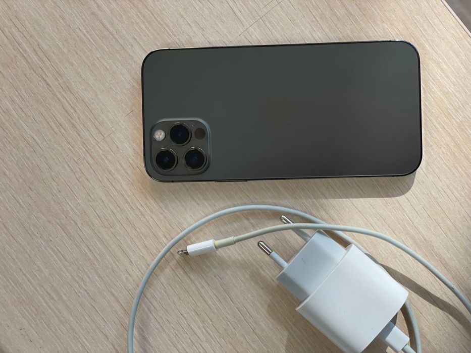 IPhone 12 pro + Airpods 2