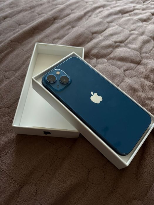 Iphone 13 blue color