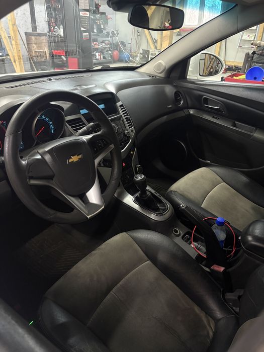 Vând Chevrolet Cruze 2010