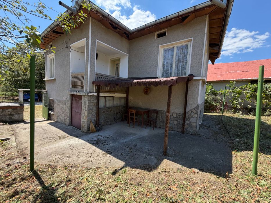 Къща в Горно Пещене