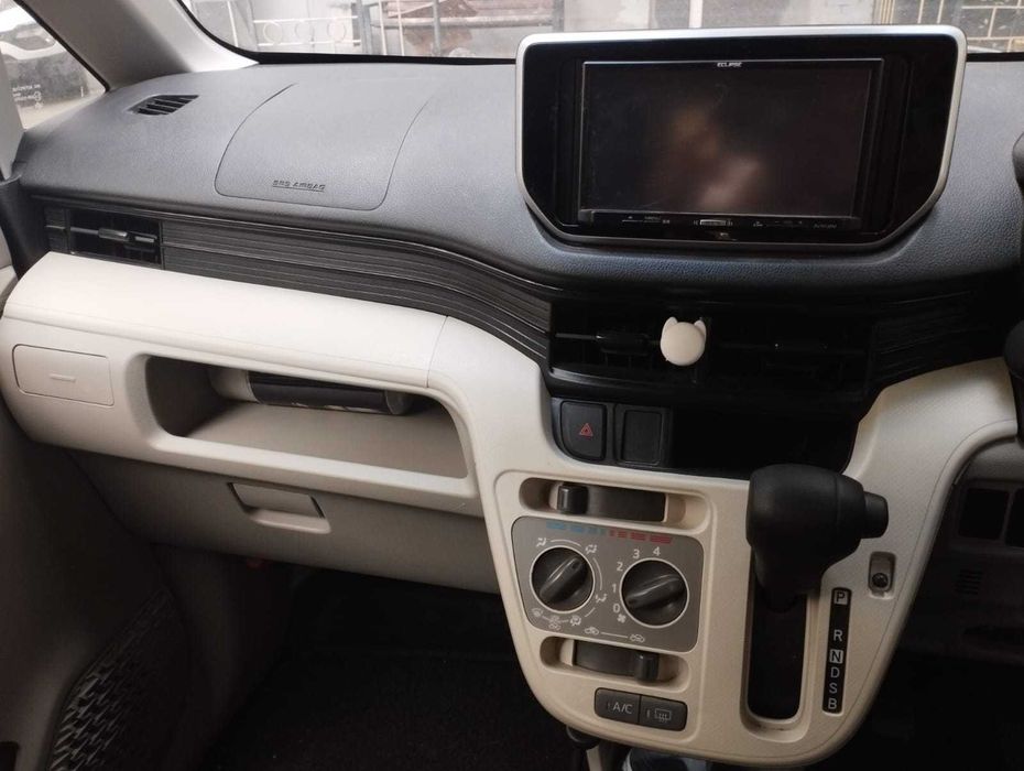 Автомобиль Subaru Stella