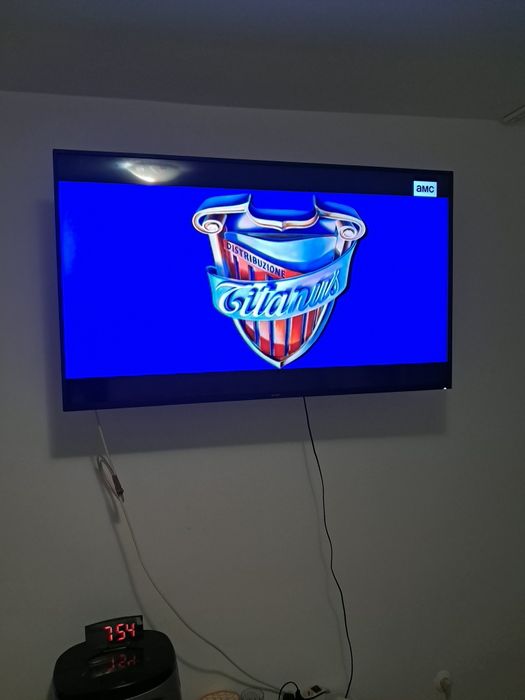 Vând televizor smart