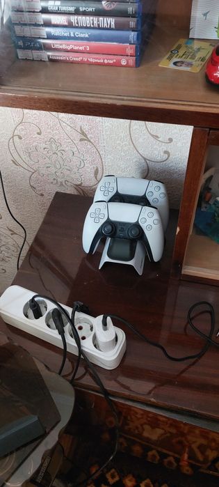 Playstation 5,  с дополнительной памятью 1тб+1тб своей памятью