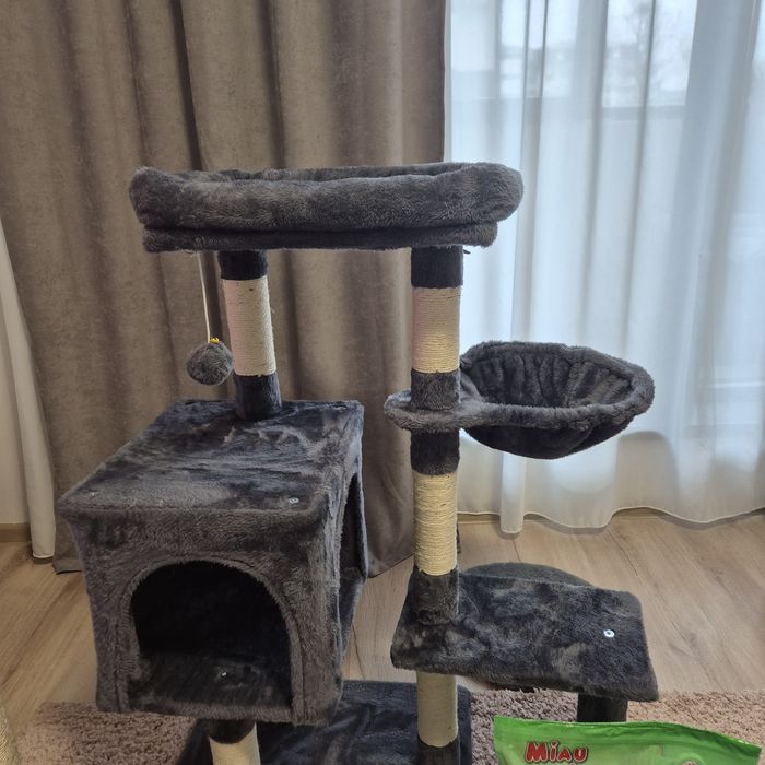 Loc joaca, disperser apa automat, cos de dormit pentru pisici