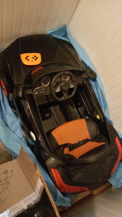 Машина BMW мальчиков