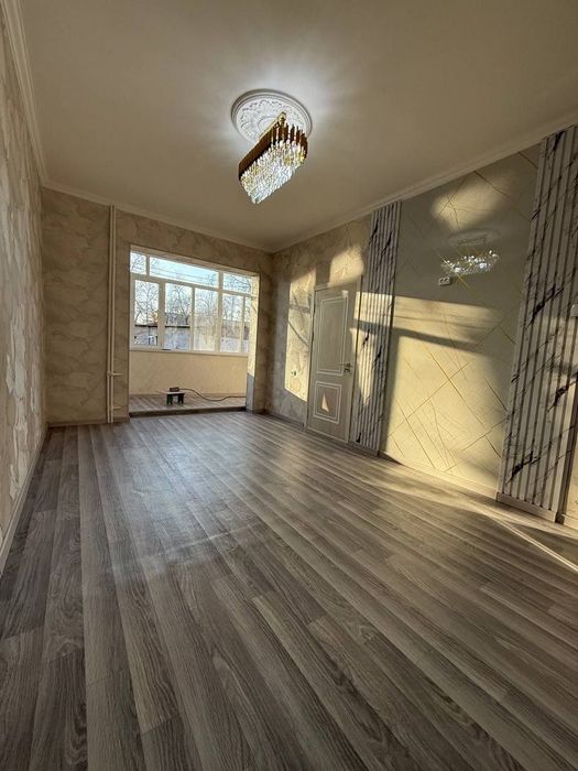 Uy sotiladi 2xona 1 etaj