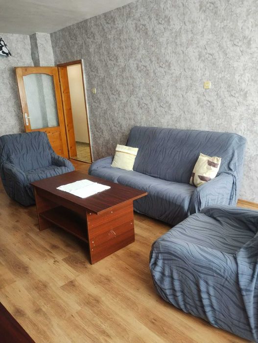 Дава се под наем Двустаен апартамент в Дупница - 70 кв.м за 228.99 € - Снимка #2