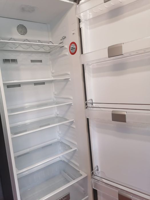 Продам кухонную плиту,стол, холодильник