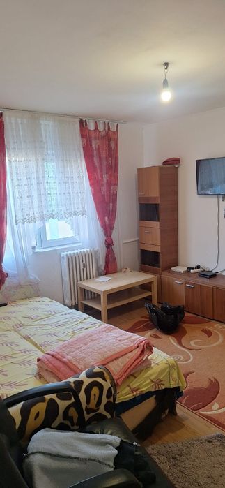 Inchiriez ap.-2 camere/1300 RON/lună