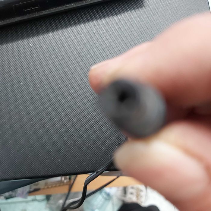 Продавам зарядни 12V 2A