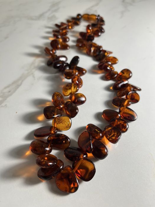 Натуральный цельный янтарь