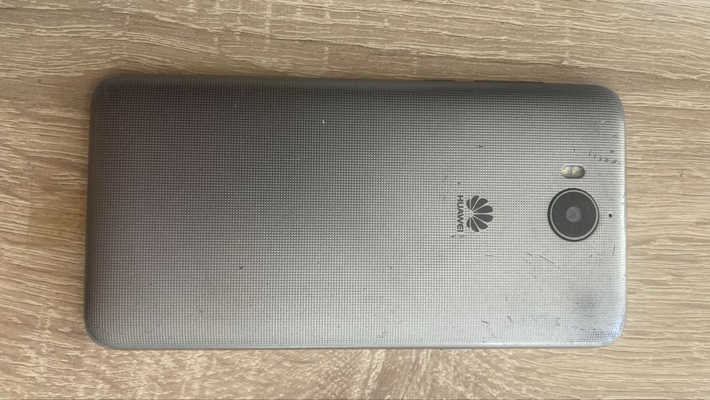 Huawei     Y6
