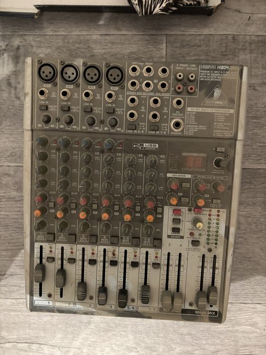 Продаеться усилитель